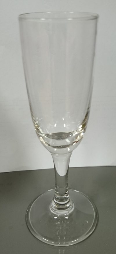 Snapsglas på fot 7 cl